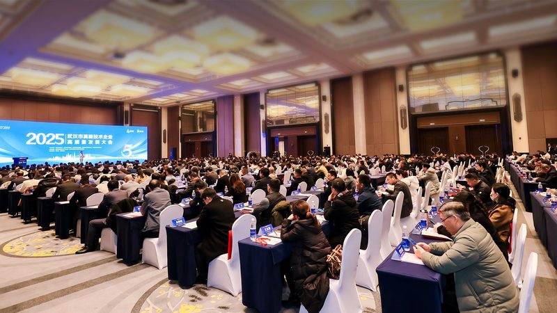 项目经理就是项目里的粘合剂